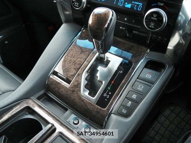 Toyota ALPHARD HYBRID 2021-04 7614771-28