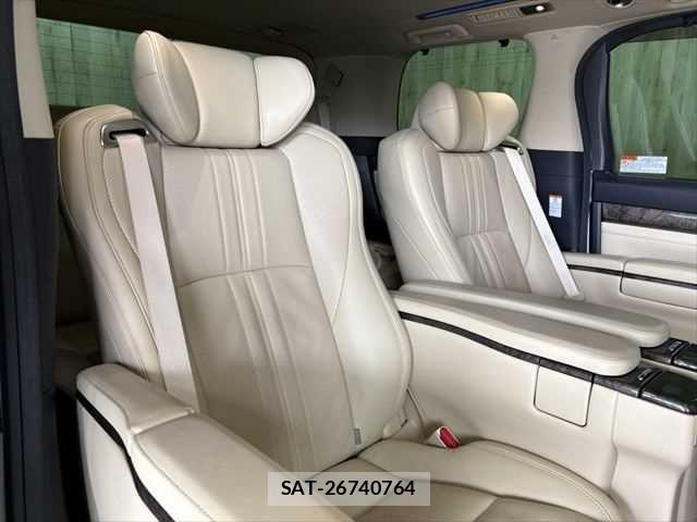 Toyota ALPHARD HYBRID 2018-08 7614785-9