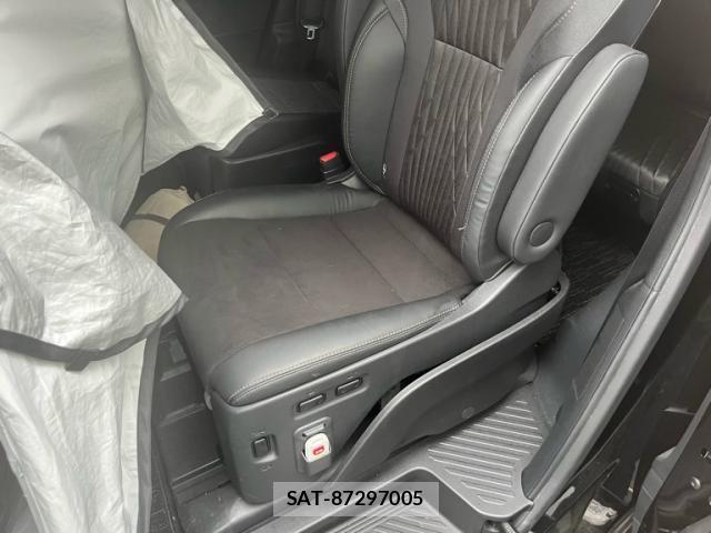 Toyota ALPHARD HYBRID 2023-11 7614769-5