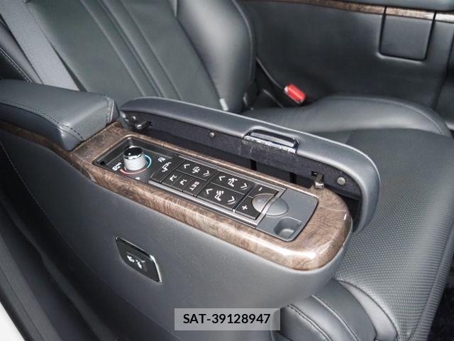 Toyota ALPHARD HYBRID 2022-07 7720341-13