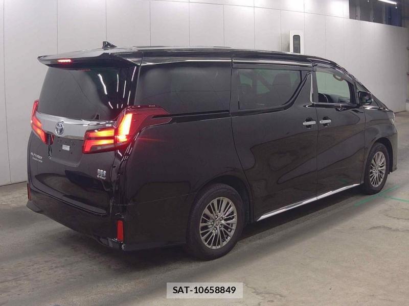 Toyota  2022-06 7747352-1