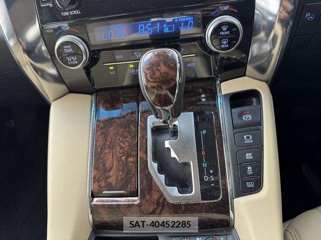 Toyota ALPHARD HYBRID 2018-02 7782389-21