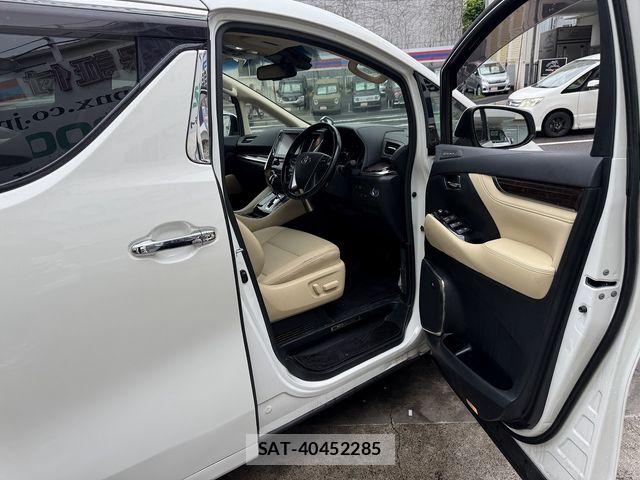 Toyota ALPHARD HYBRID 2018-02 7782389-27
