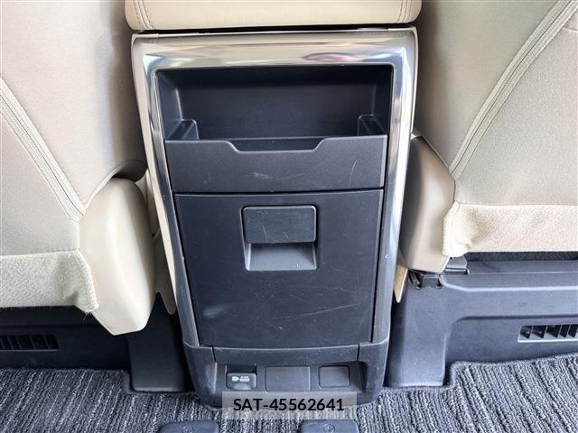 Toyota ALPHARD HYBRID 2018-11 7978410-26