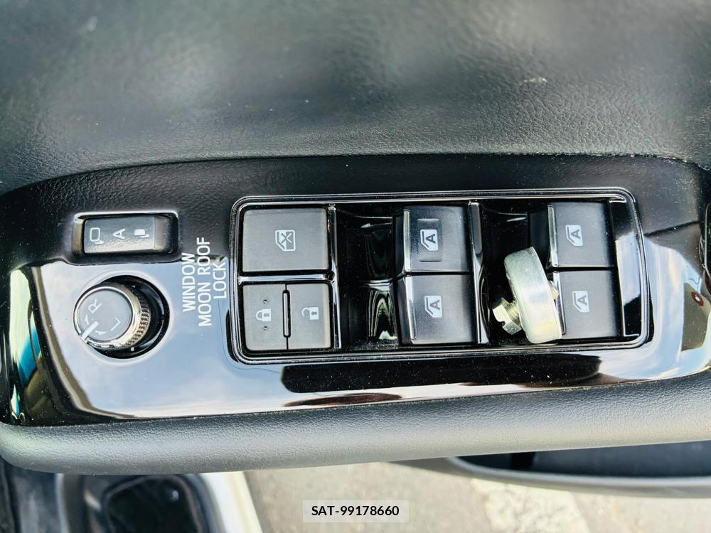 Toyota ALPHARD HYBRID 2018-07 7952452-21