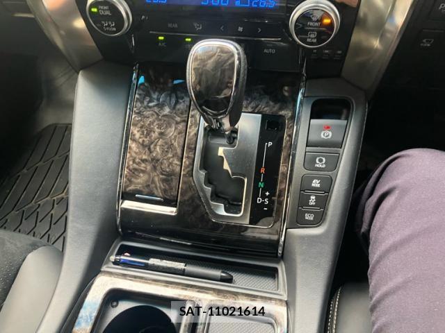 Toyota ALPHARD HYBRID 2022-06 8097863-14
