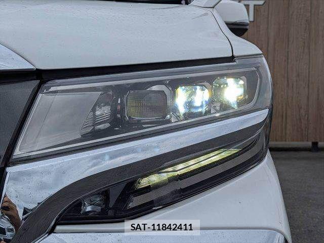 Toyota ALPHARD HYBRID 2021-06 8097875-13