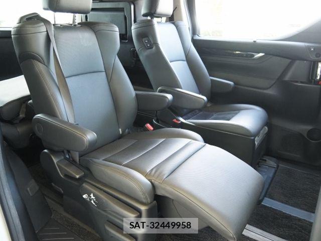 Toyota ALPHARD HYBRID 2021-05 8097862-16