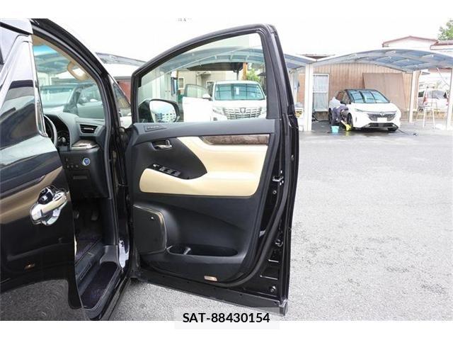 Toyota ALPHARD HYBRID 2021-06 8097864-25
