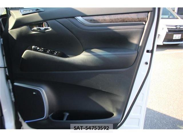 Toyota ALPHARD HYBRID 2021-05 8128758-19