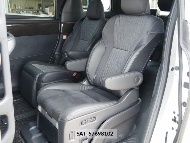 Toyota ALPHARD HYBRID 2023-10 8157901-8