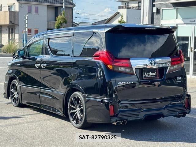 Toyota ALPHARD HYBRID 2015-11 8206183-3
