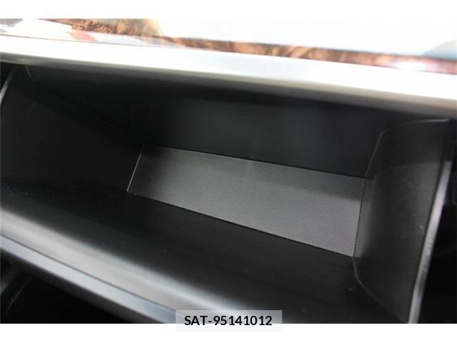 Toyota ALPHARD HYBRID 2019-04 8206181-21