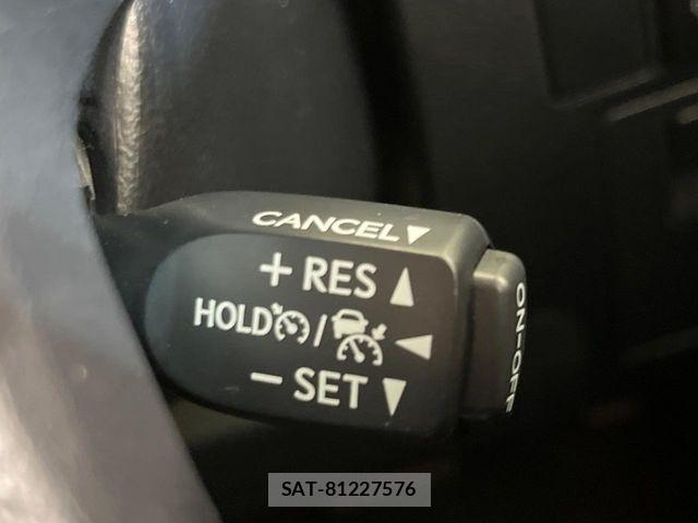 Toyota ALPHARD HYBRID 2018-03 8206182-6