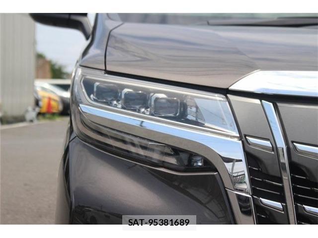 Toyota ALPHARD HYBRID 2019-06 8206174-9