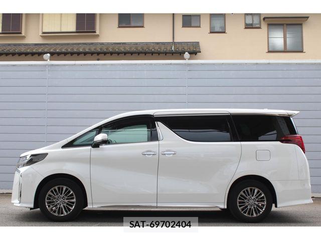 Toyota ALPHARD HYBRID 2021-09 8206170-9