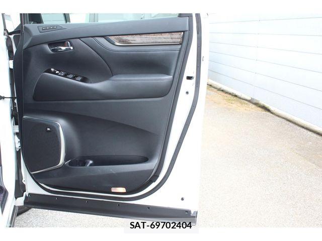 Toyota ALPHARD HYBRID 2021-09 8206170-13