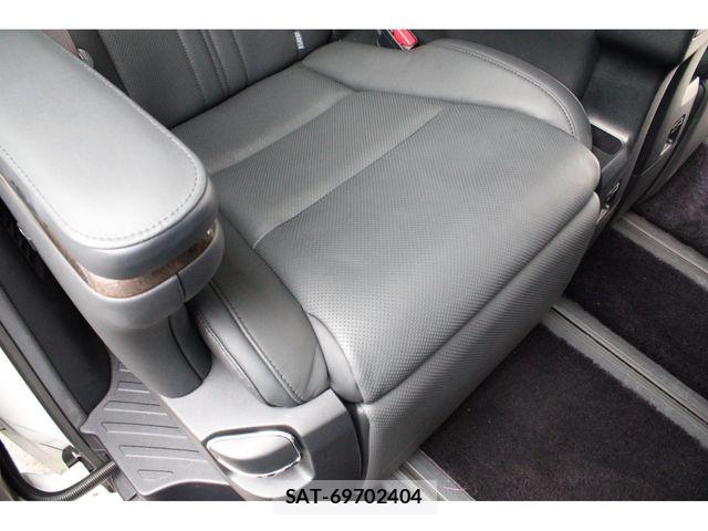 Toyota ALPHARD HYBRID 2021-09 8206170-17