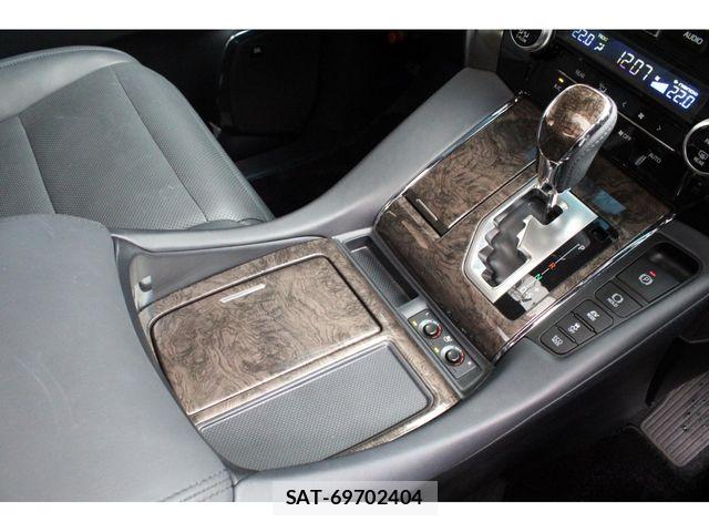 Toyota ALPHARD HYBRID 2021-09 8206170-21