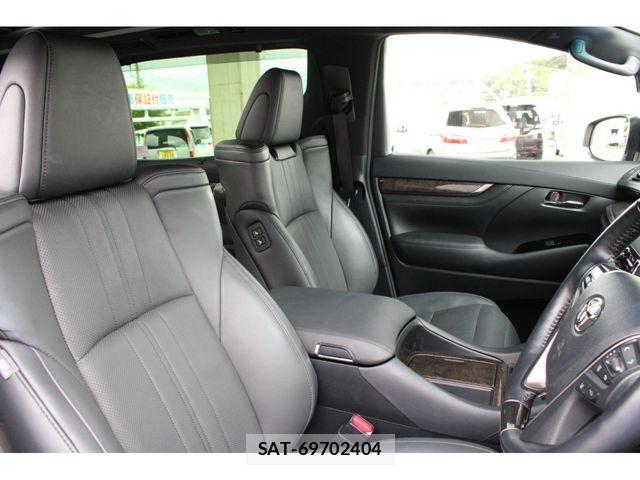 Toyota ALPHARD HYBRID 2021-09 8206170-2