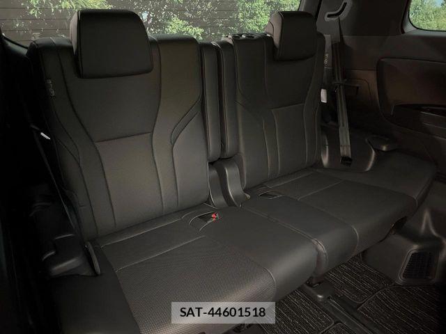 Toyota ALPHARD HYBRID 2023-11 8244532-10