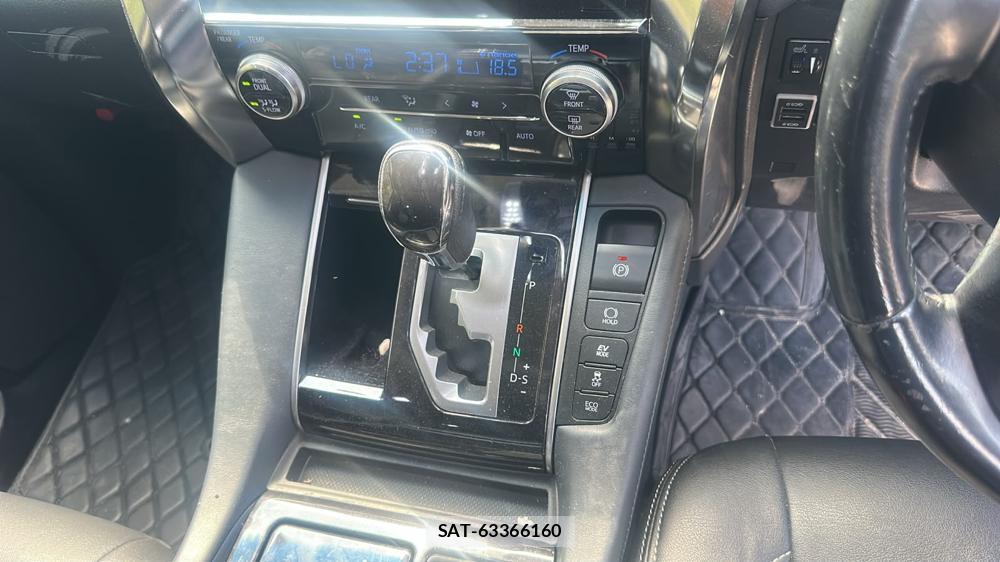 Toyota ALPHARD HYBRID 2019-05 7781696-18