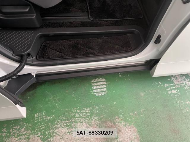 Toyota ALPHARD HYBRID 2026-01 8312838-13