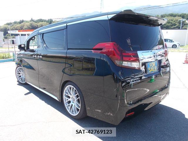 Toyota ALPHARD HYBRID 2015-06 8334711-2
