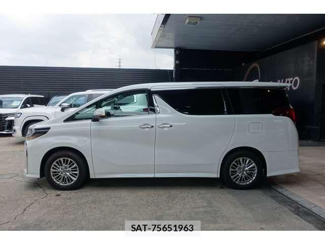 Toyota ALPHARD HYBRID 2023-04 8334700-3