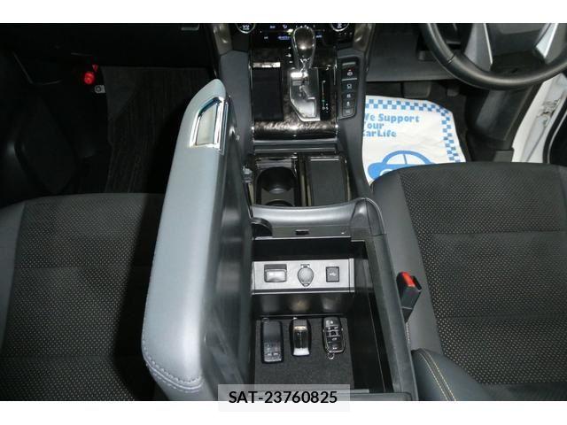 Toyota ALPHARD HYBRID 2021-08 8353853-26