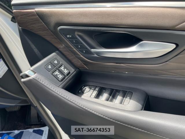 Toyota ALPHARD HYBRID 2023-10 8364556-11