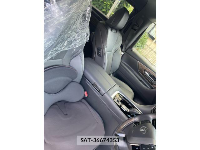 Toyota ALPHARD HYBRID 2023-10 8364556-13