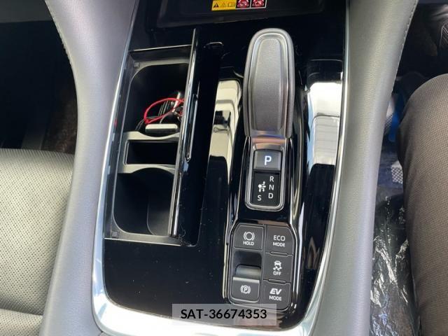 Toyota ALPHARD HYBRID 2023-10 8364556-22