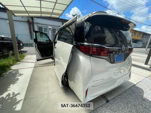 Toyota ALPHARD HYBRID 2023-10 8364556-2