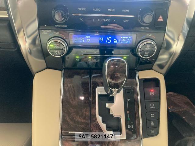 Toyota ALPHARD HYBRID 2020-05 8371402-14