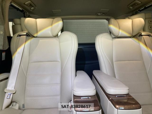 Toyota ALPHARD HYBRID 2016-03 8411111-13
