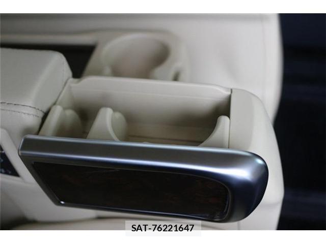 Toyota ALPHARD HYBRID 2019-05 8411107-22