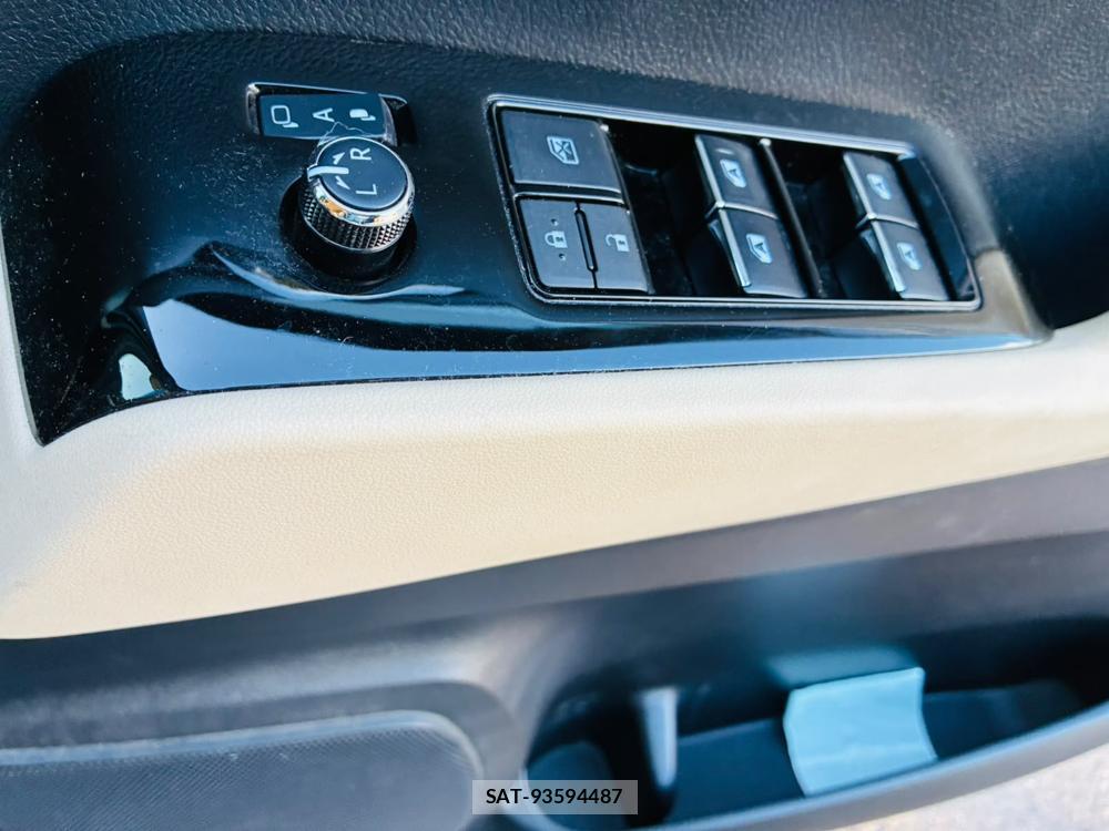 Toyota ALPHARD HYBRID 2018-02 8427973-22
