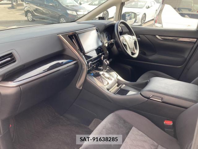 Toyota ALPHARD HYBRID 2018-03 8523402-23