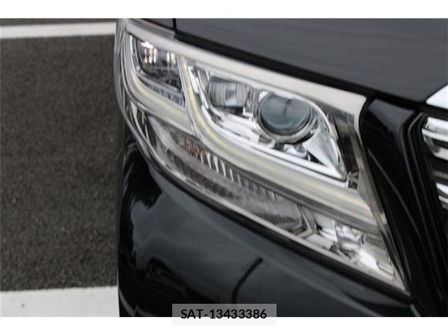 Toyota ALPHARD HYBRID 2017-08 8625701-19