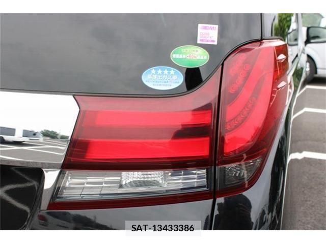 Toyota ALPHARD HYBRID 2017-08 8625701-24