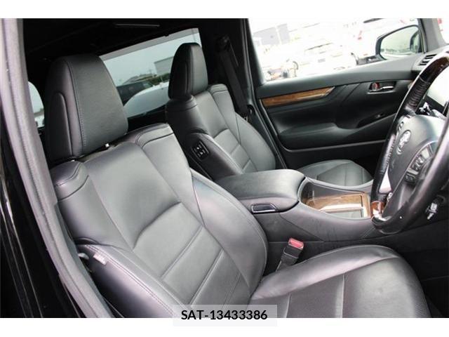 Toyota ALPHARD HYBRID 2017-08 8625701-28