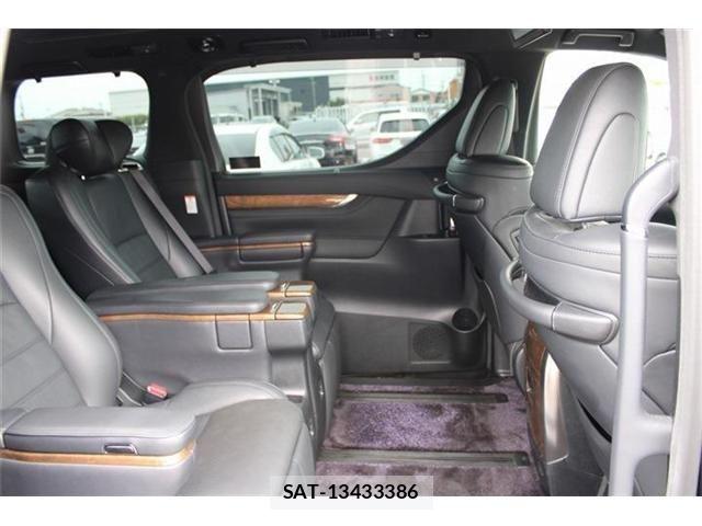 Toyota ALPHARD HYBRID 2017-08 8625701-29