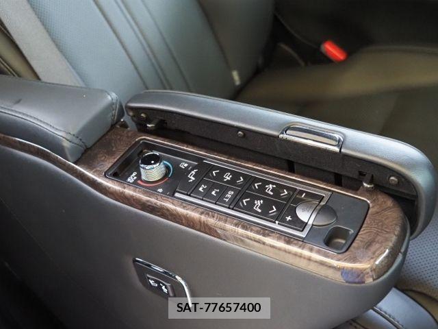 Toyota ALPHARD HYBRID 2021-06 8625694-12