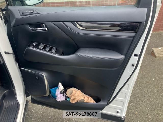 Toyota ALPHARD HYBRID 2019-07 8657891-16