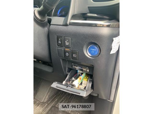 Toyota ALPHARD HYBRID 2019-07 8657891-17