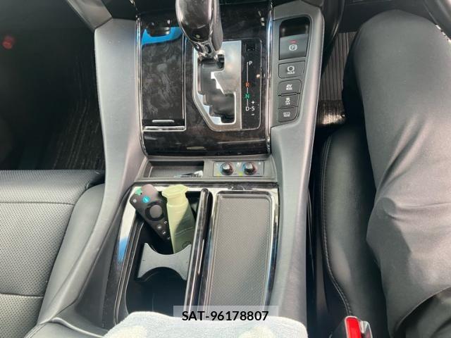 Toyota ALPHARD HYBRID 2019-07 8657891-19