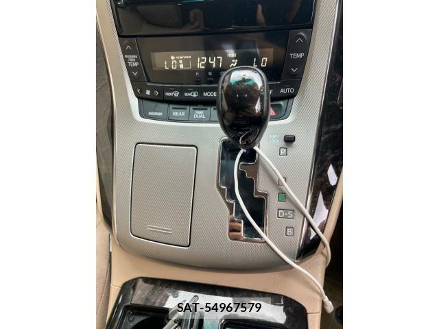 Toyota ALPHARD HYBRID 2012-03 8657902-20