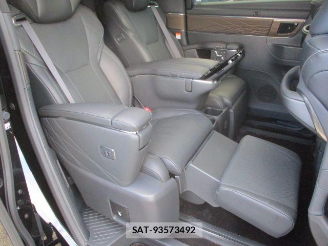 Toyota ALPHARD HYBRID 2025-03 8657882-9