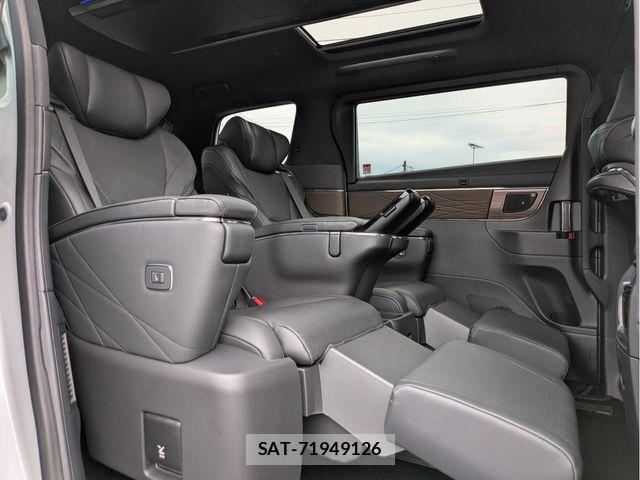Toyota ALPHARD HYBRID 2024-05 8657881-18
